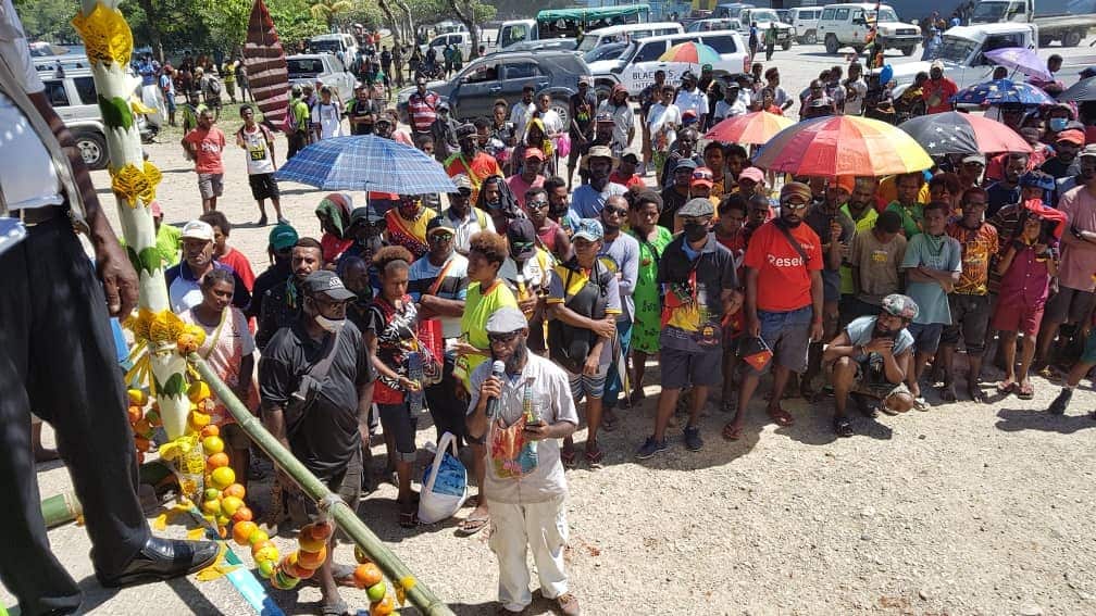A member of the public voicing concerns about COVID vaccines during the launch of the Johnson & Johnson vaccine in Madang. 