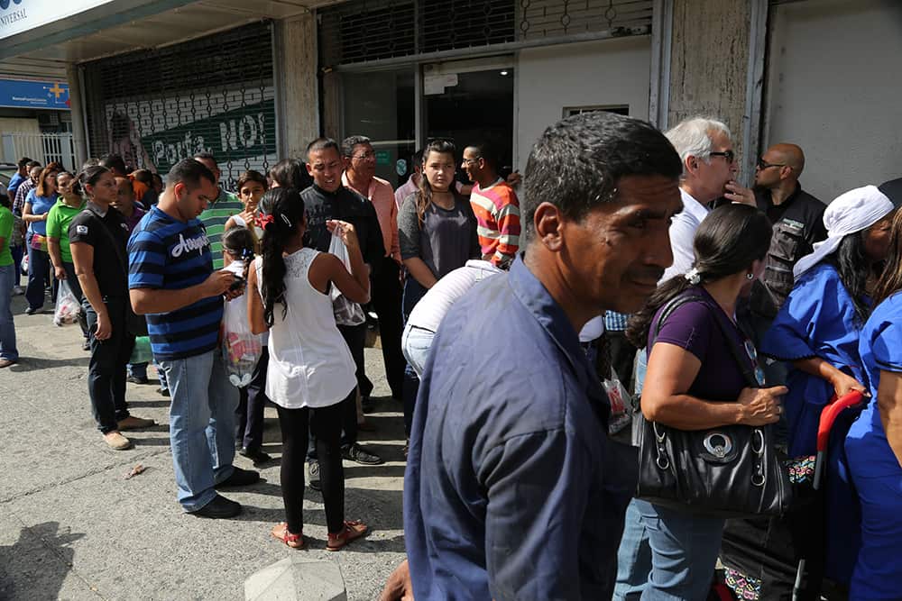 Food queues in Caracas.