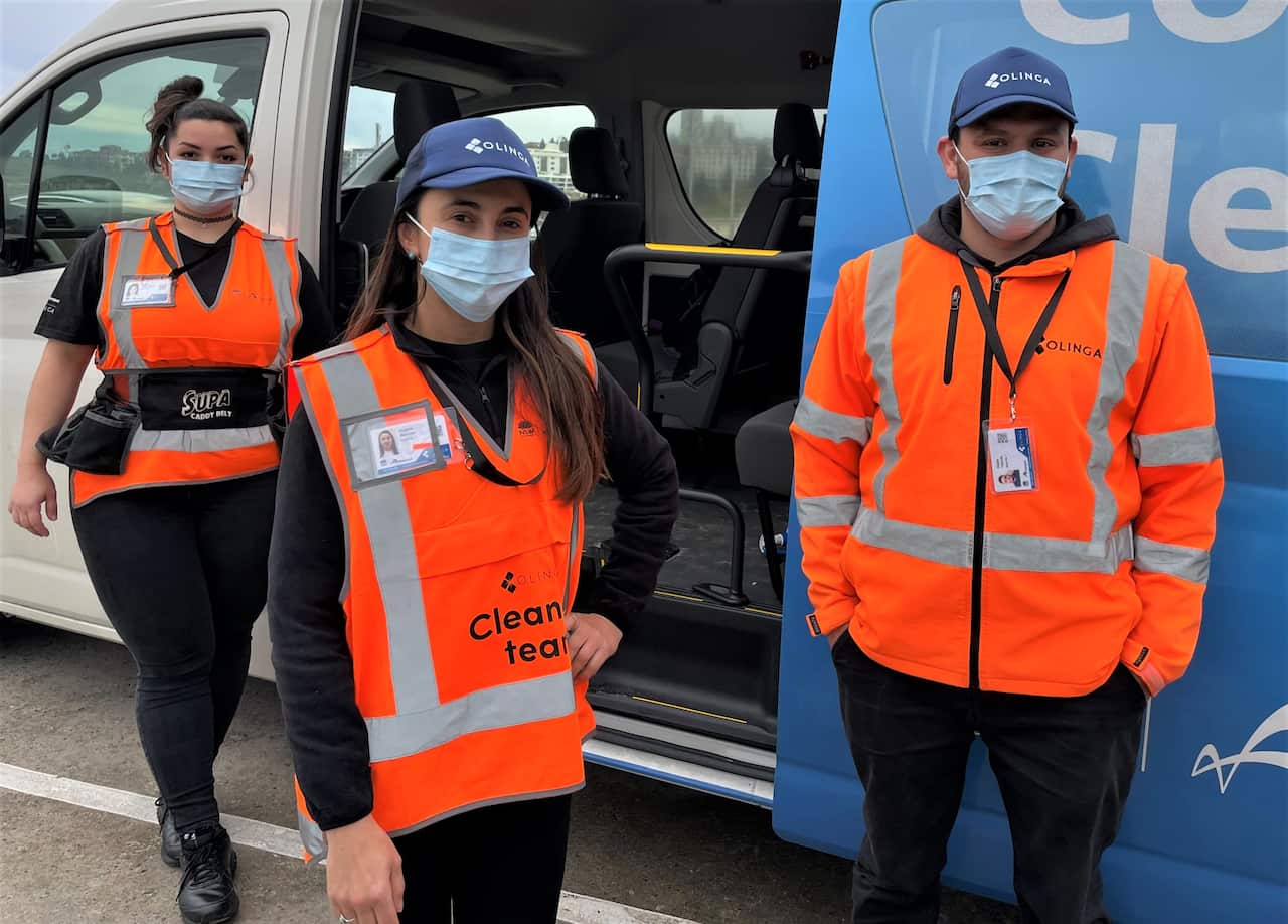 Bruna Bringel (left) with some of her colleagues.
