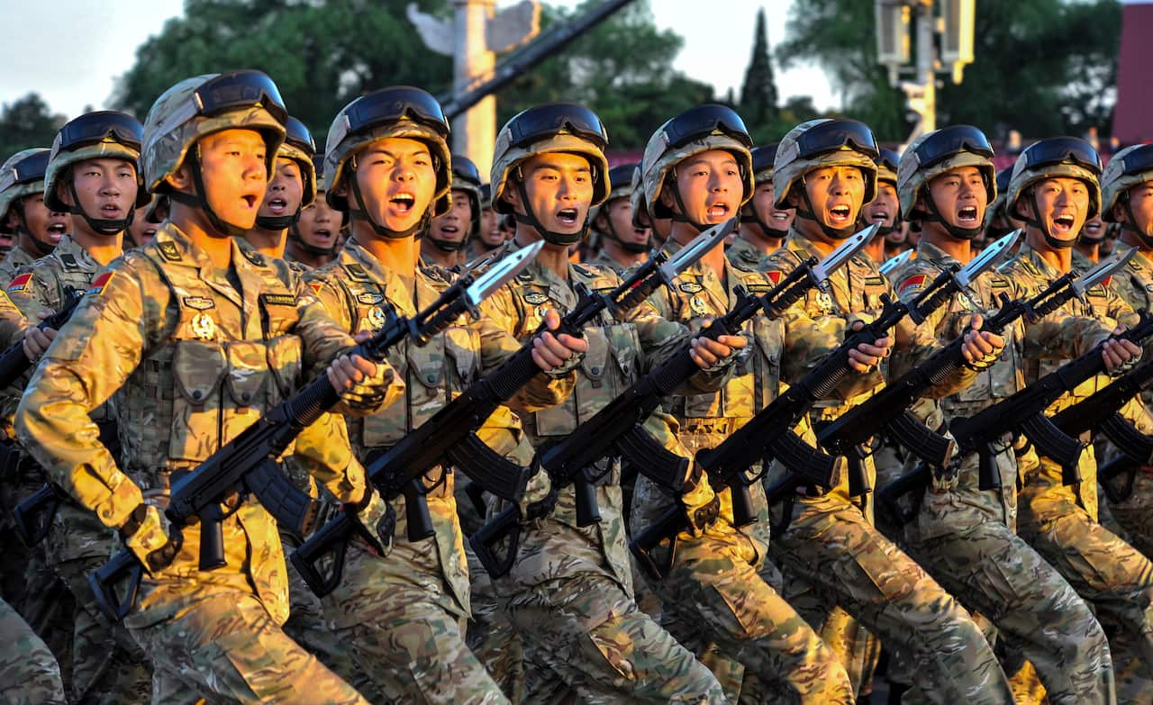 Chinese troops marching