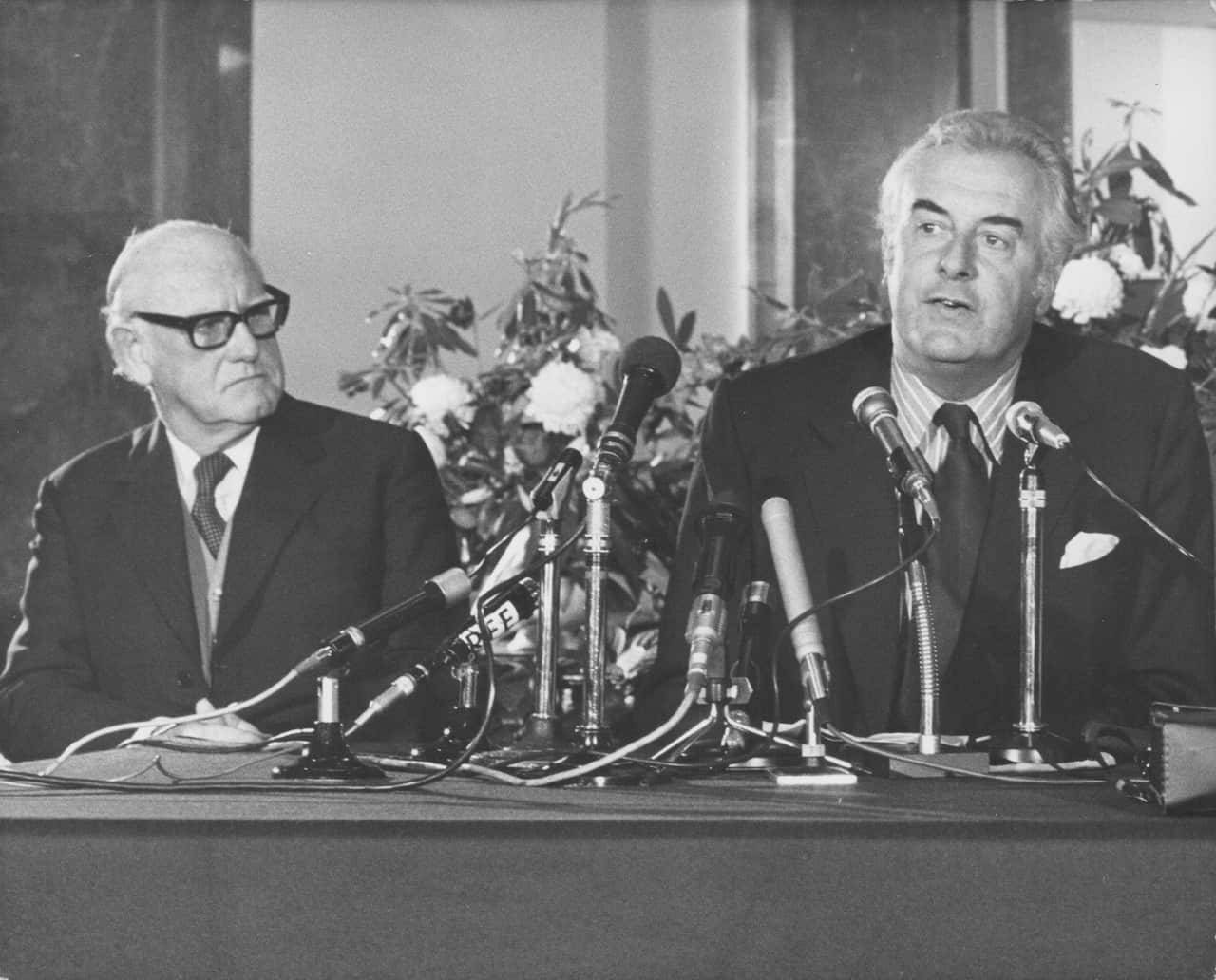 Australian High Commission John Armstrong and Australian Prime Minister Gough Whitlam during a press conference, Australia House, London, April 25th 1973. (J. Wilds/Keystone/Getty Images)