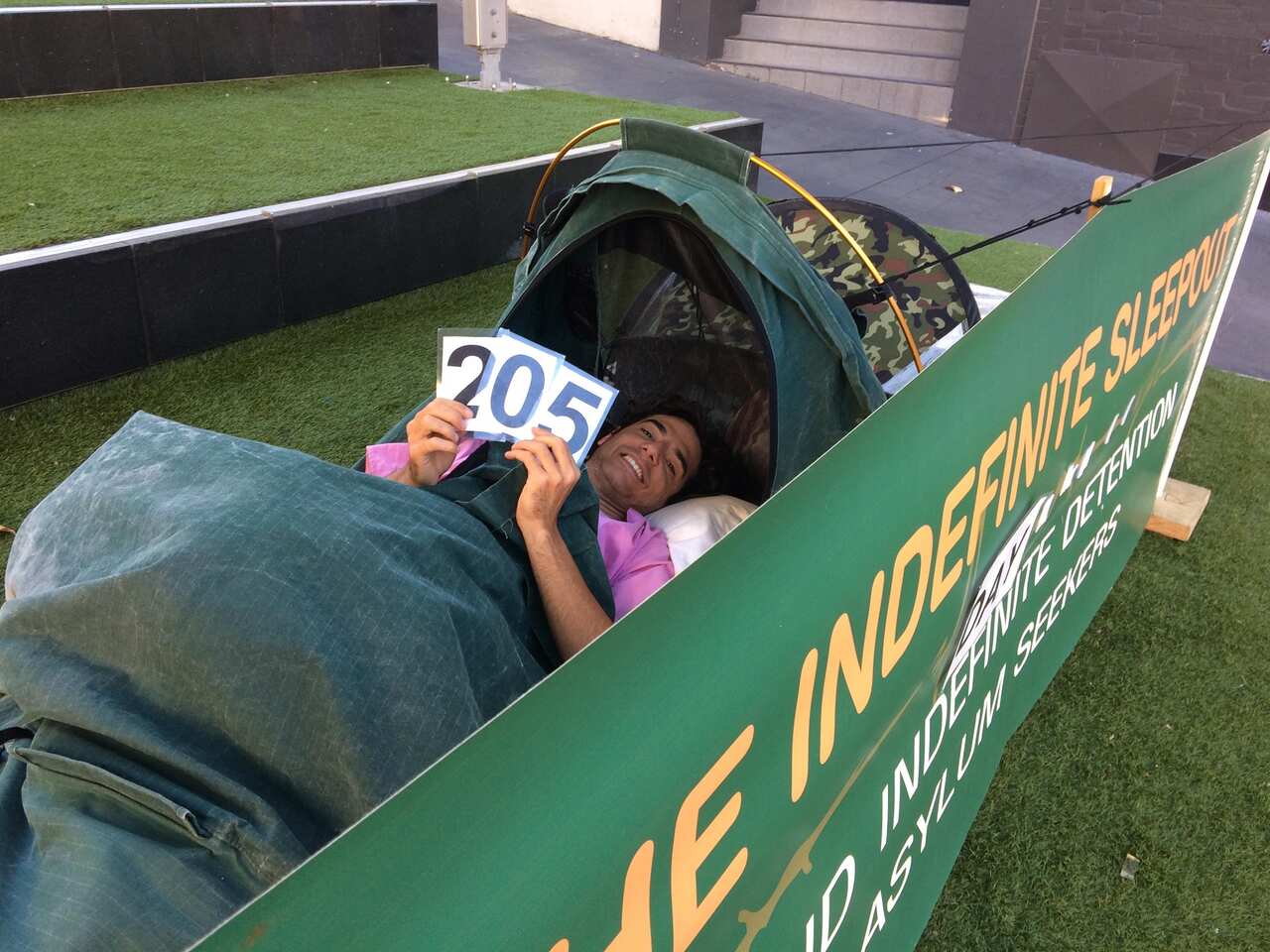 The founder of the Indefinite Sleepout told SBS News that the campaign to end indefinite detention has been experimental.