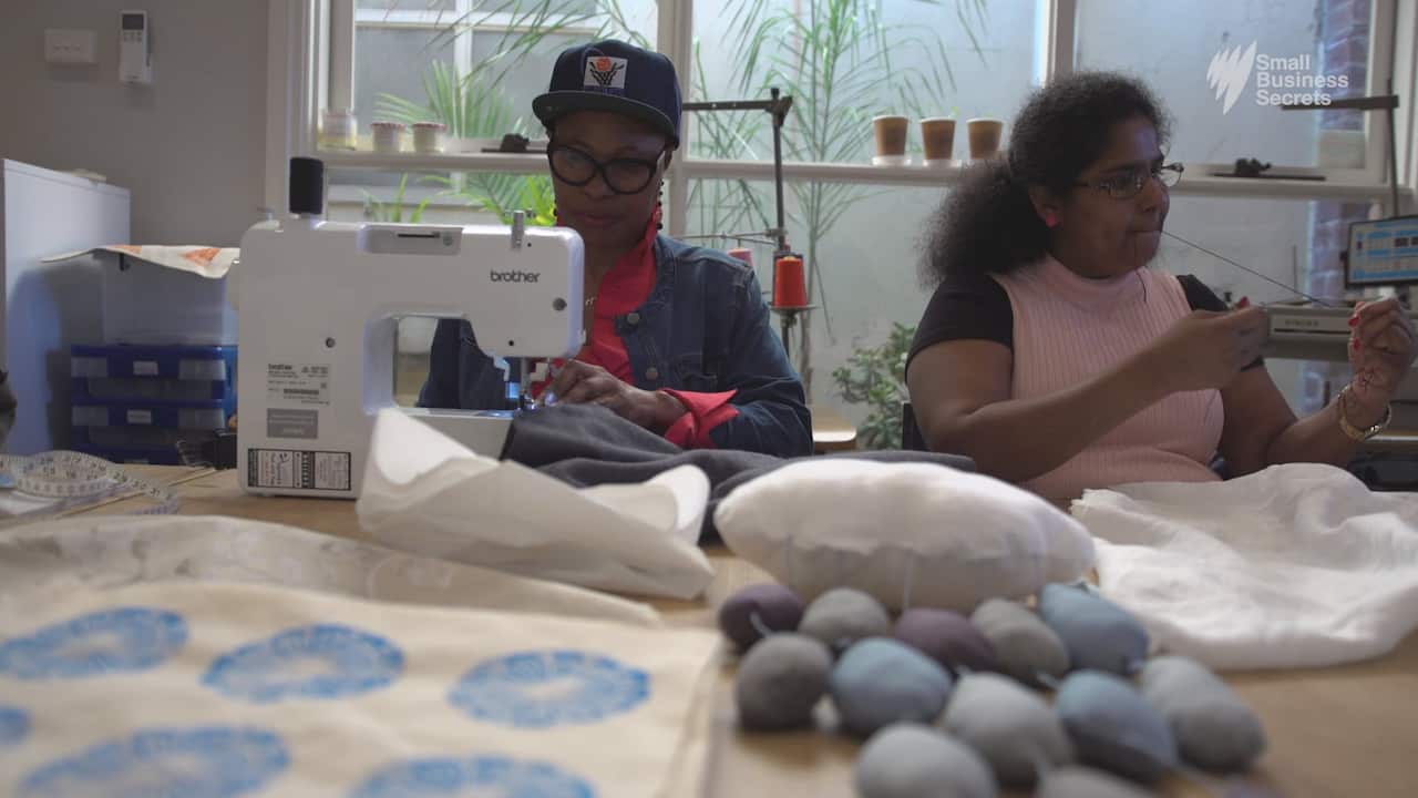 SisterWorks is a social enterprise mainly helping women who arrived as regufees or migrants. 