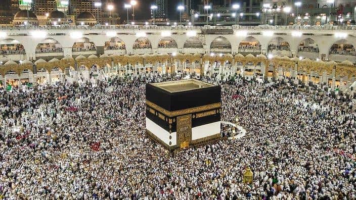  Muslim pilgrims as they circumvent around the Kaaba at the Masjid al-Haram Mosque, Islam's holiest site, in Mecca, Saudi Arabia, 03 September 2016. The Haj pilgrimage 2016 takes place in Mecca from 09 to 14  September.  EPA/OMER SALEEM