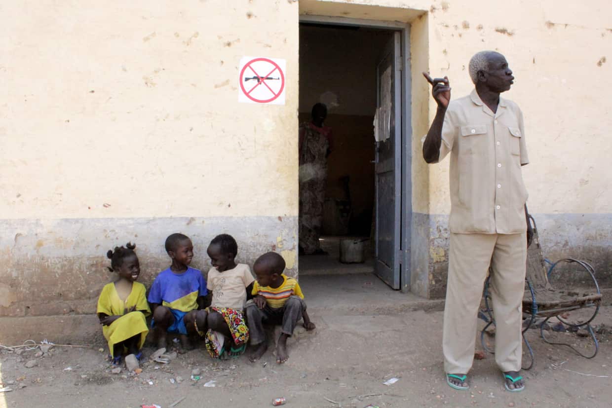South Sudan children live in the Malakal hospital grounds after fighting engulfed the country causing more than 500,000 people to be displaced. (Source: Ilya Gridneff)