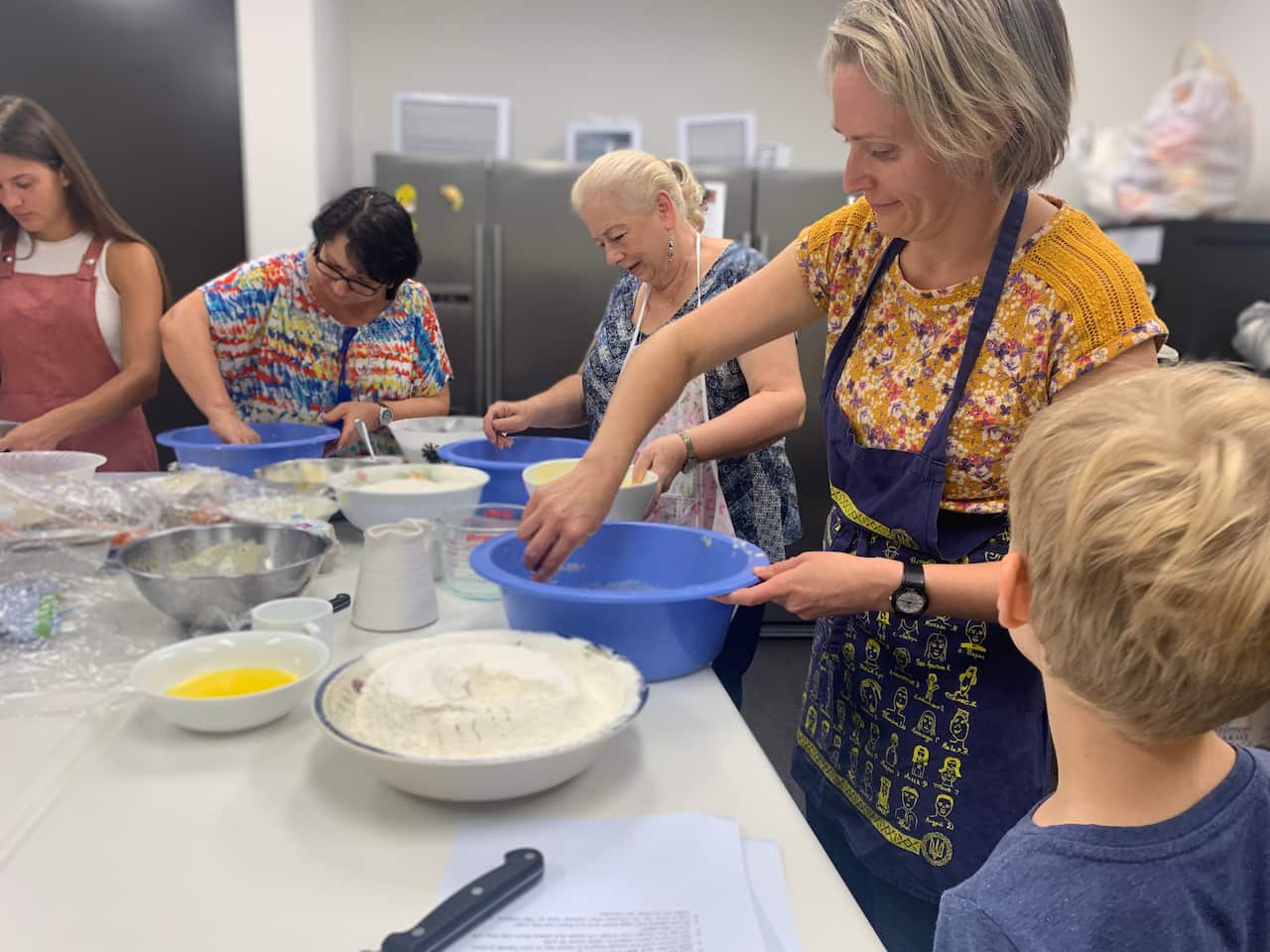 At the Ukrainian Youth Association, in Western Sydney, the community has come together to bake Paska, the traditional Ukrainian Easter bread. 