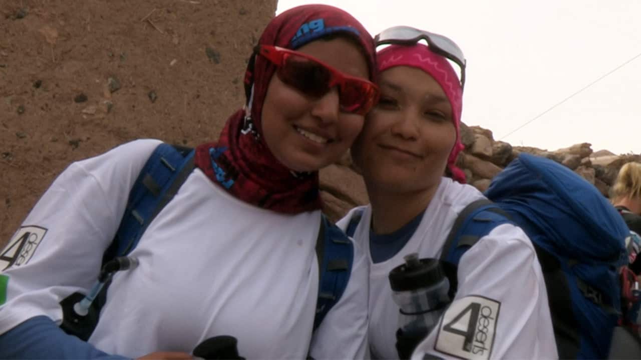 Nelofar and Zainab during the Gobi Desert Ultramarathon.