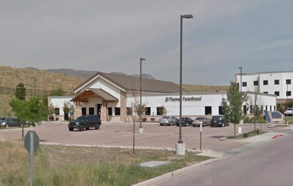 US police are responding to a report of an active shooter near a Planned Parenthood clinic  in Colorado.