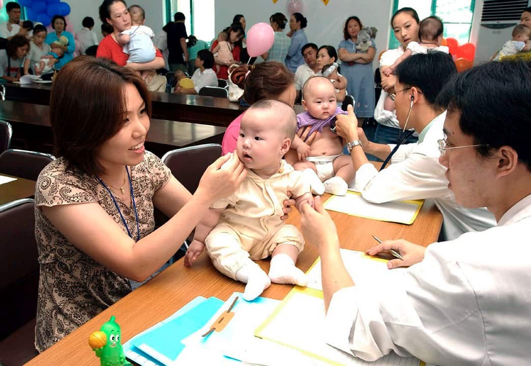 The country's fertility rate It is set to fall to a record low of 1.07 for 2017, after the number of newborns sank below 400,000 for the first time. 