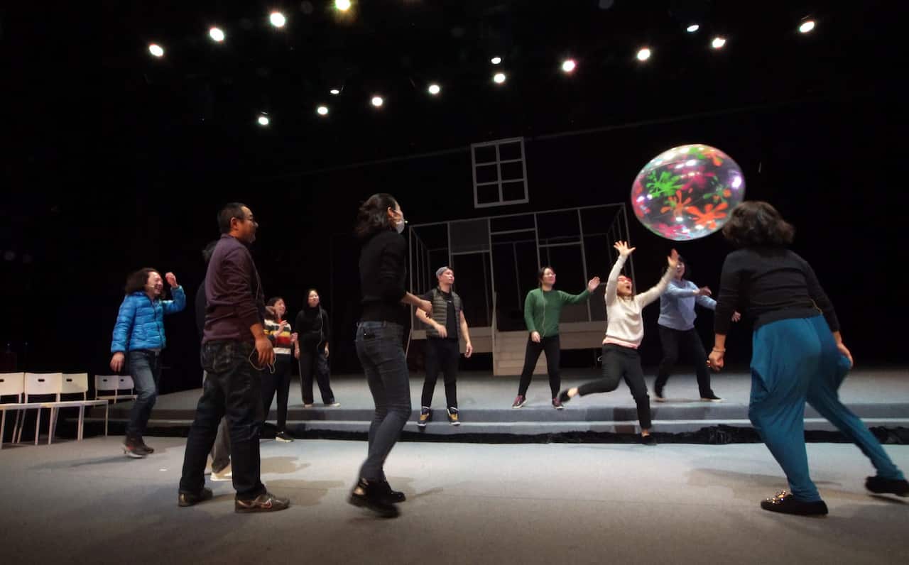 A play about Chinese cancer patients has debuted in Beijing