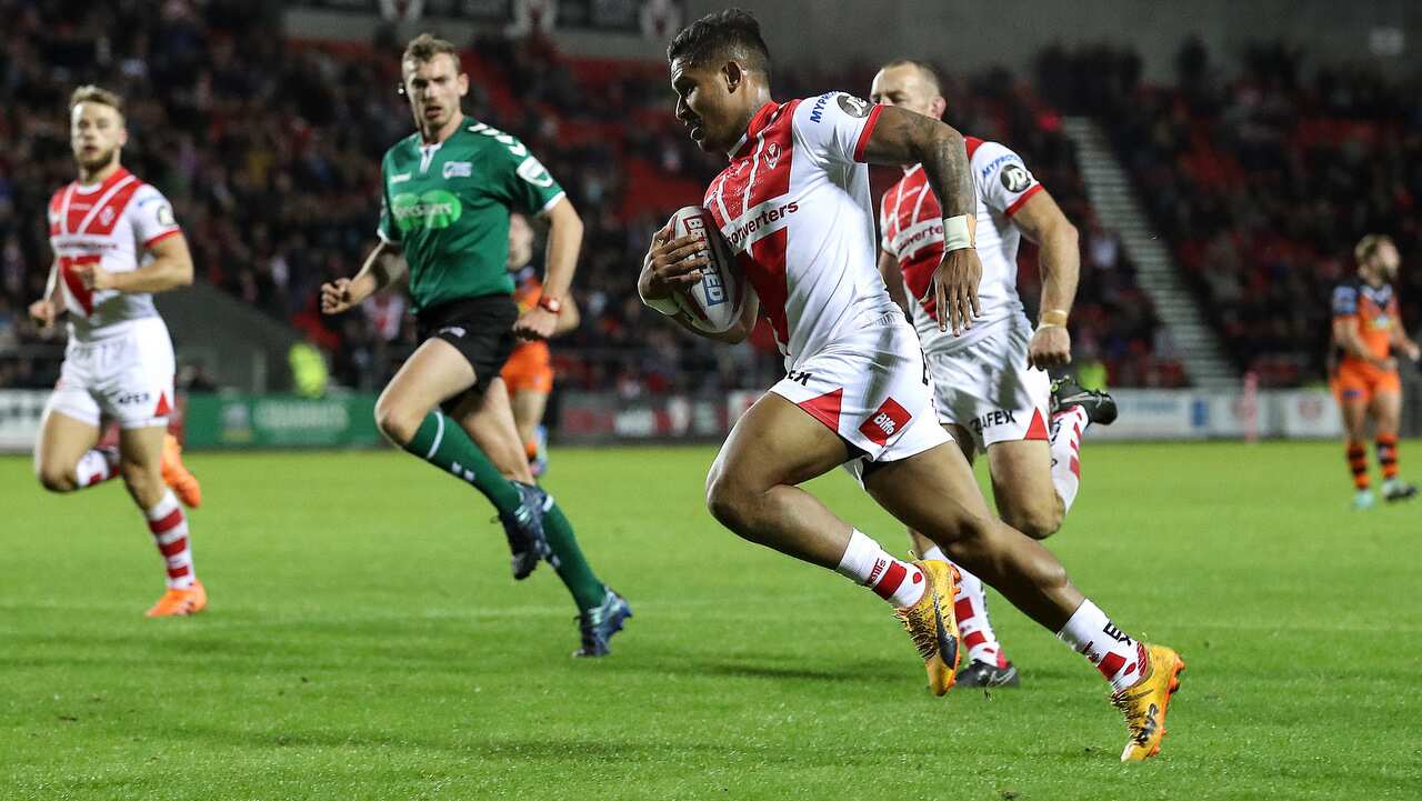 Ben Barba goes over for a try against Castleford Tigers during the Betfred Super League Super 8's match at The Totally Wicked Stadium.