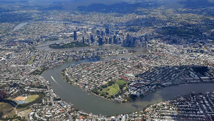 An aerial view of the Brisbane river and the city of Brisbane, Tuesday, November 14, 2017. (AAP Image/Dave Hunt) NO ARCHIVING
