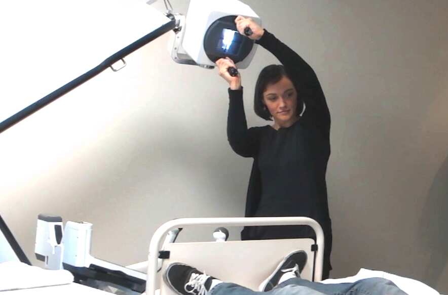 The lightweight x-ray carts are suitable for use in temporary hospital quarantine buildings.