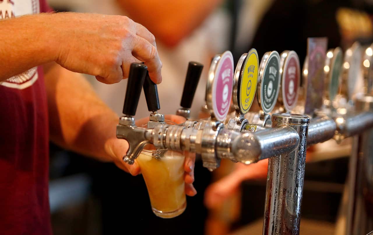 Hormone oxytocin may have an effect on alcohol consumption.