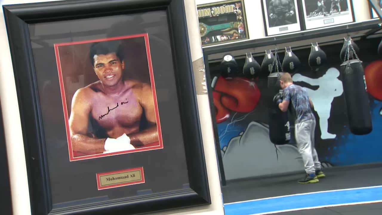 Kye Mackenzie training for his match against Francis Chua.