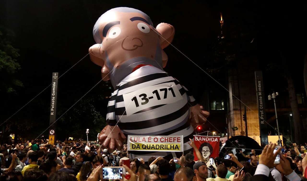 A large inflatable of Luiz Inacio Lula da Silva in prison whites (Getty)