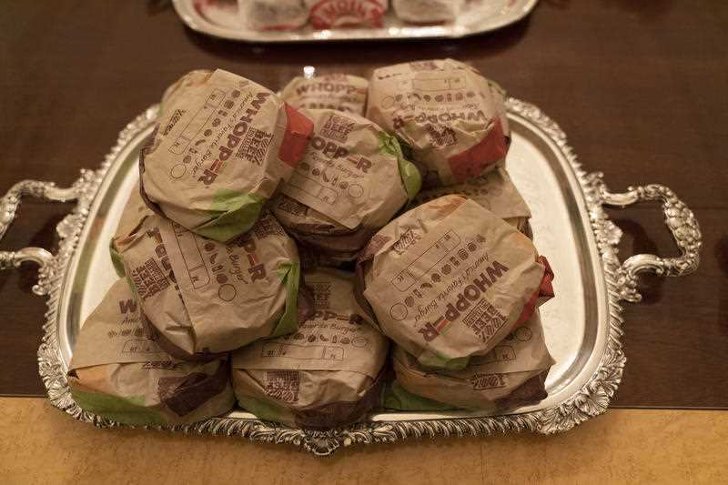 Yum Yum! A serve of  burgers in the White House.