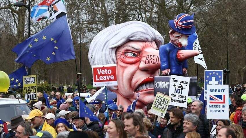 Thousands of anti-Brexit campaigners have marched in central London demanding a new referendum.
