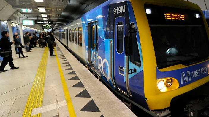 Melbourne public transport contracts renewed 