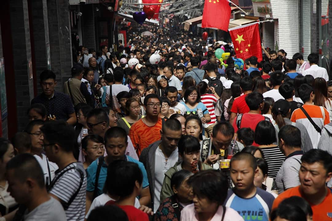 Crowd in Ji'nan city, east China's Shandong province.