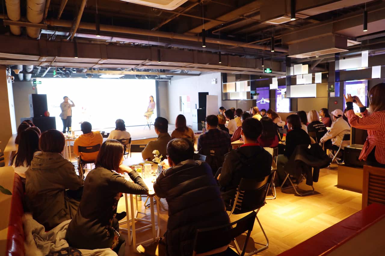 About 30 people  including software engineers, bankers, college students and marketing specialists  gathering in Beijing for one of Yummys workshops.