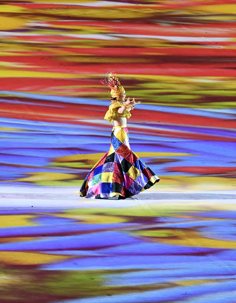 Brazilian singer Roberta Sa performs during the closing ceremony of the Rio 2016 Olympic Games at the Maracana stadium in Rio de Janeiro on August 21, 2016. / AFP / John MACDOUGALL        (Photo credit should read JOHN MACDOUGALL/AFP/Getty Images)