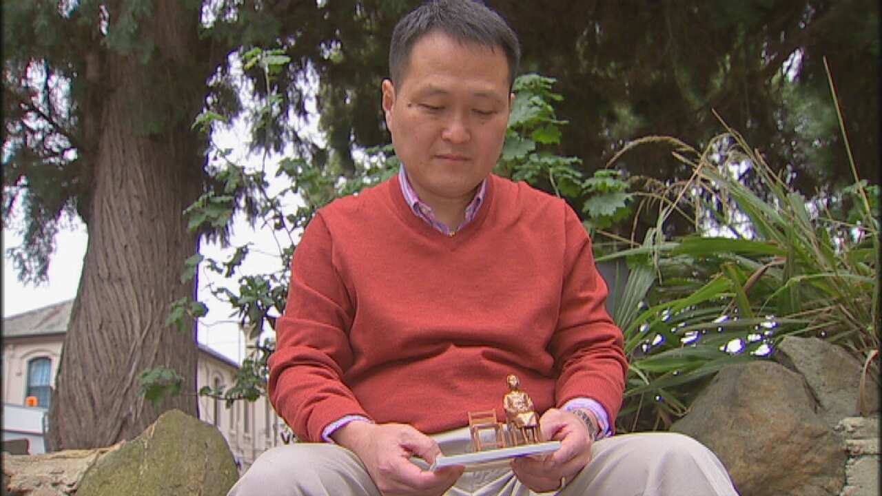 Si Hyun Paik from the Peace Statue Establishing Committee (SBS)