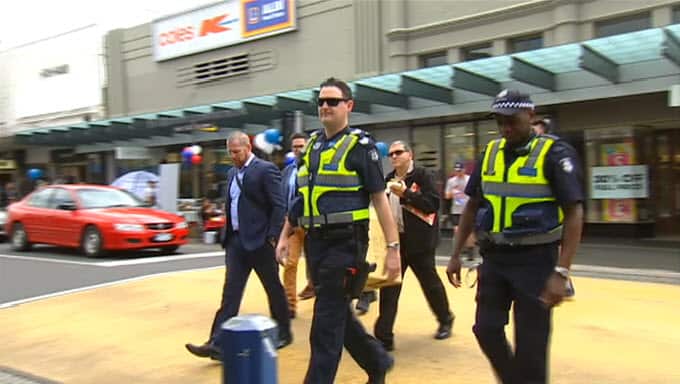 Victorian police and youth workers have teamed up to tackle crime.