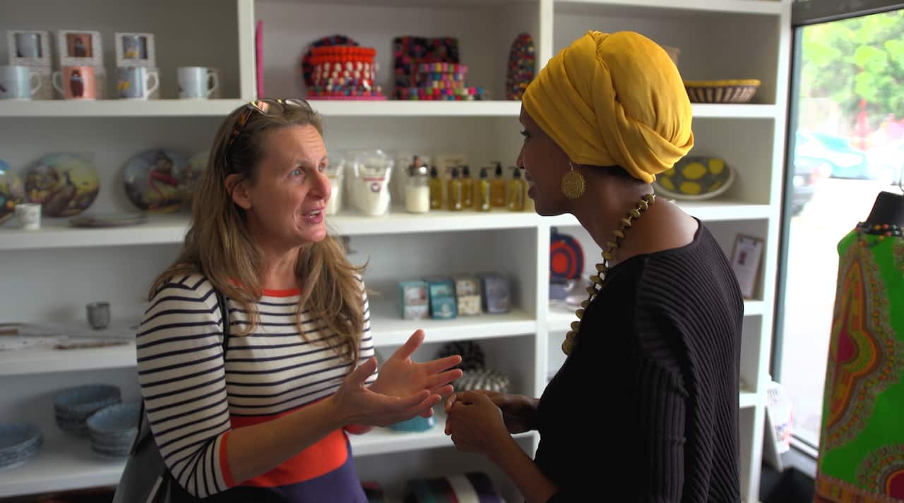 Mariam Issa with a customer at Space2b.