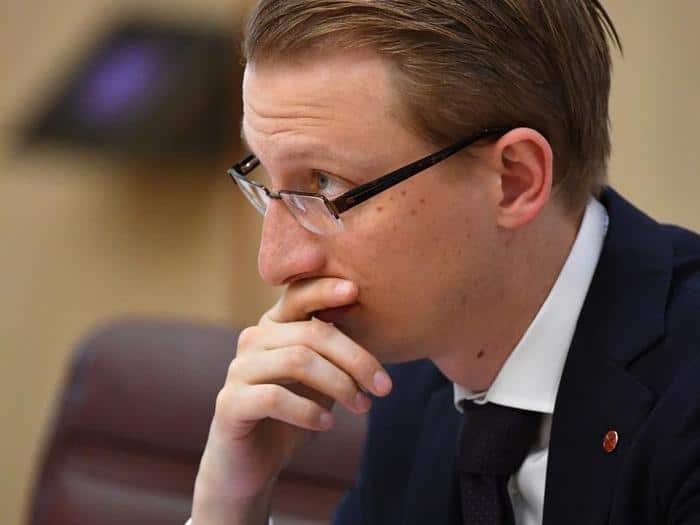 Liberal senator James Paterson said outspoken views saw the pair banned.