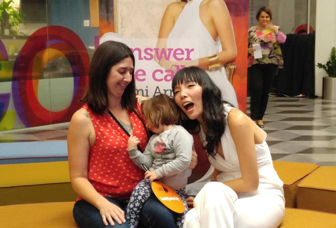 Dami Im with Carolina and Frida Sorensen at SBS.