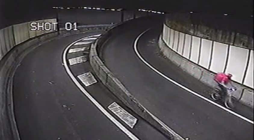 There is no dedicated cycling lane in Sydney's Eastern Distributor tunnel.