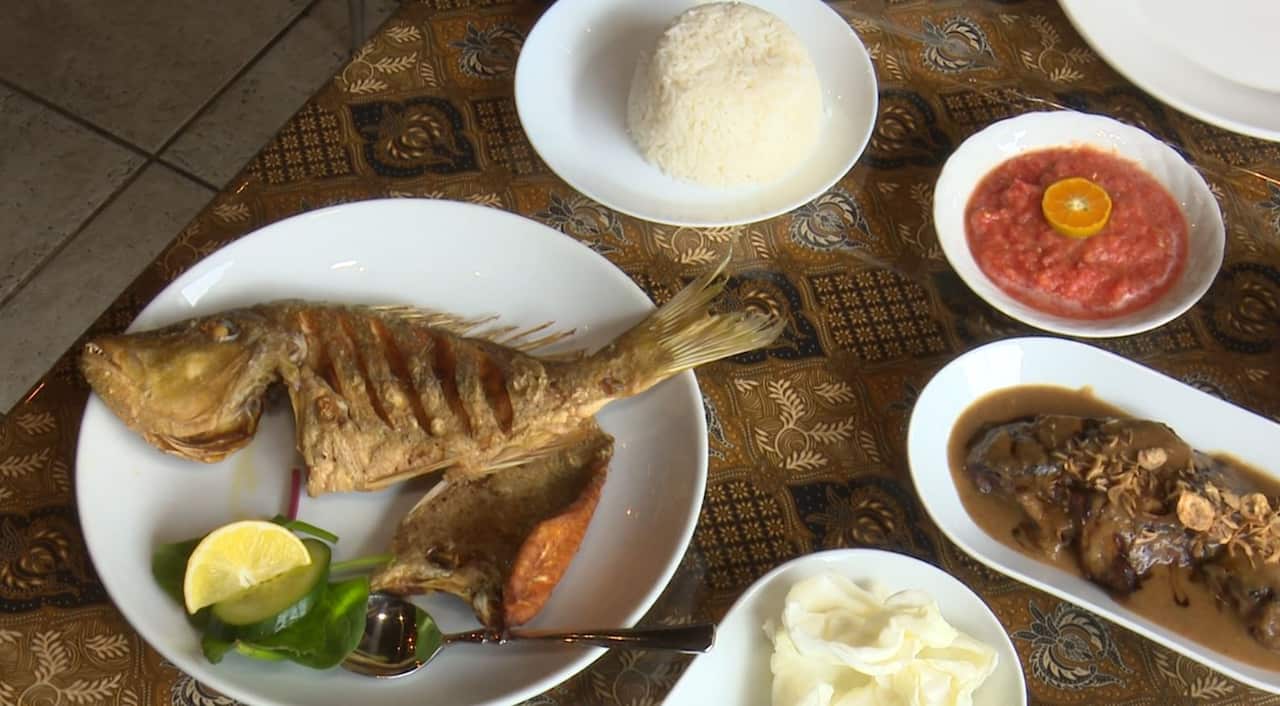 Manise originally served dishes traditional to Eastern Indonesian, but has recently widened the menu to include food from the entire nation