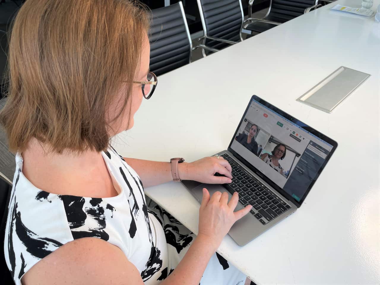 Dr Pfeiffer shows how the interpreter service works.