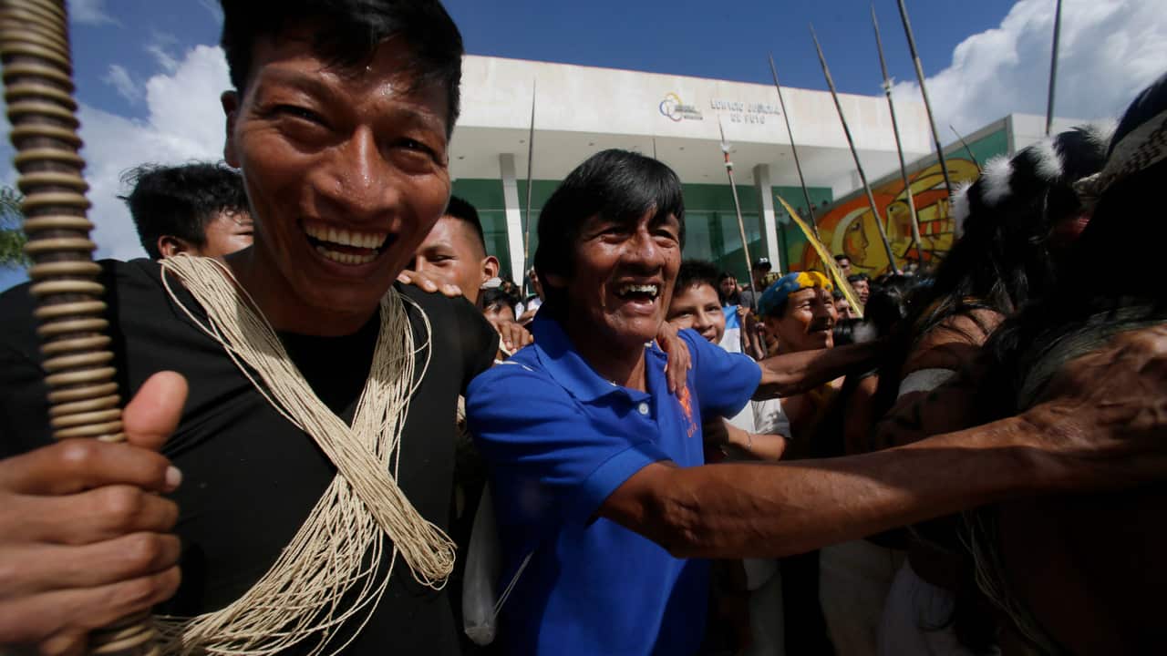 Waoranis celebrate after the court ruling. 