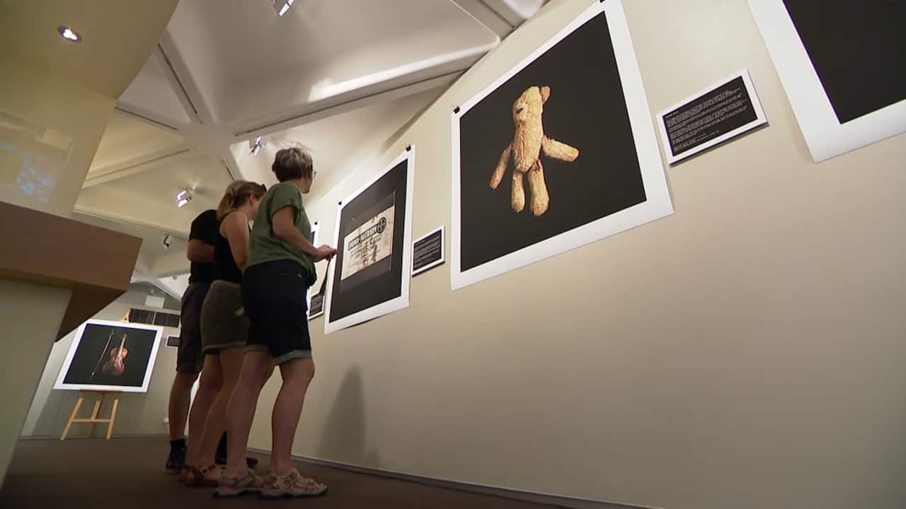 People at the exhibition (SBS)