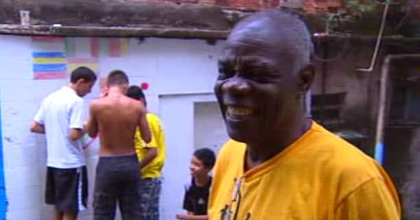 favelas_peanut_2_sbs.jpg