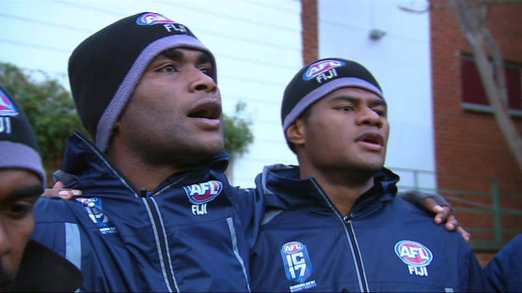 Fiji Tribe sings in the park
