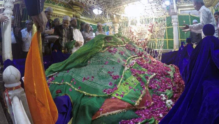 Khaled Sabsabi, Bring the Silence, 2018 (video still), five-channel HD video installation with audio, infinite loop.