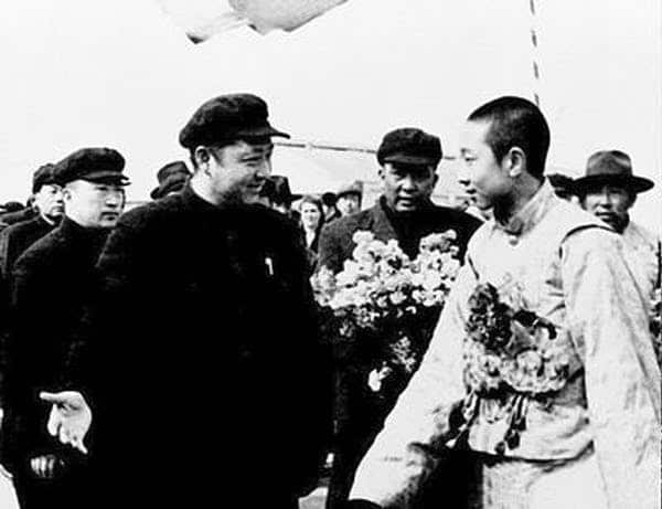 Xi Jinping’s father meeting the Panchen Lama in 1951.