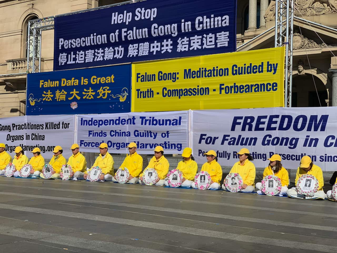Falun Gong vigil 