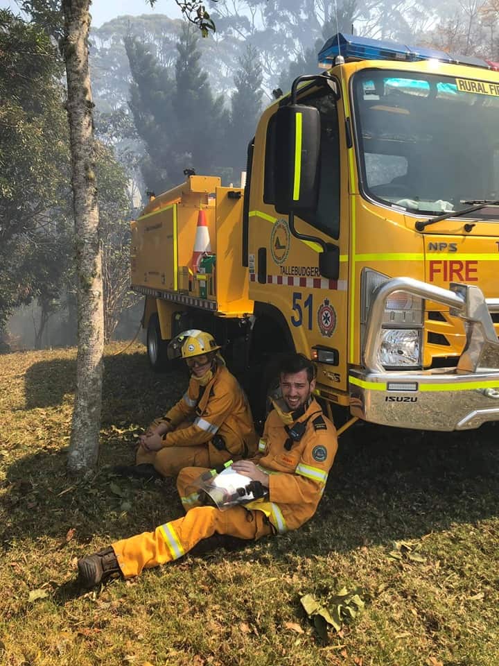 Firefighters battling blazes in Queensland have been praised as 'true heroes'.