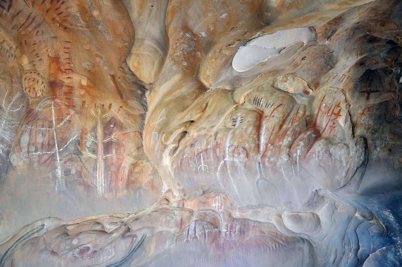 Aboriginal rock art thought to be about 5,000 years old at Arkaroo Rock on the foothills of Wilpena Pound In the Ikara-Flinders Ranges.