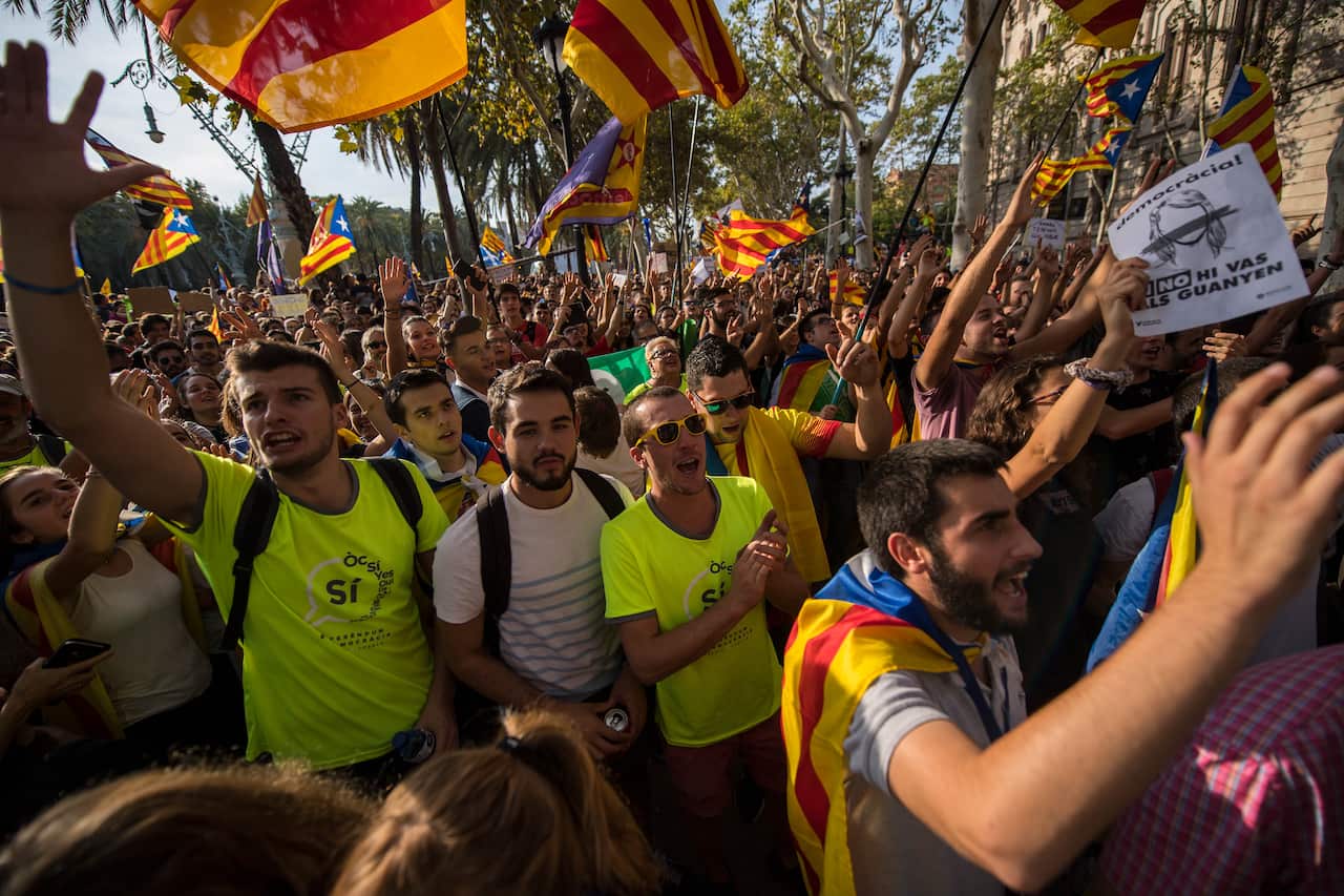 Pro-independence Associations Meet At The Catalan High Court Demanding Release Of Arrested Officials