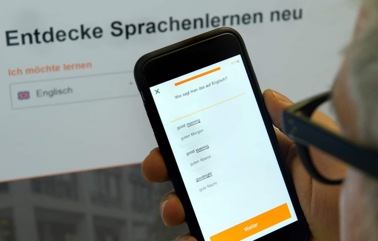 Language learning with a smartphone