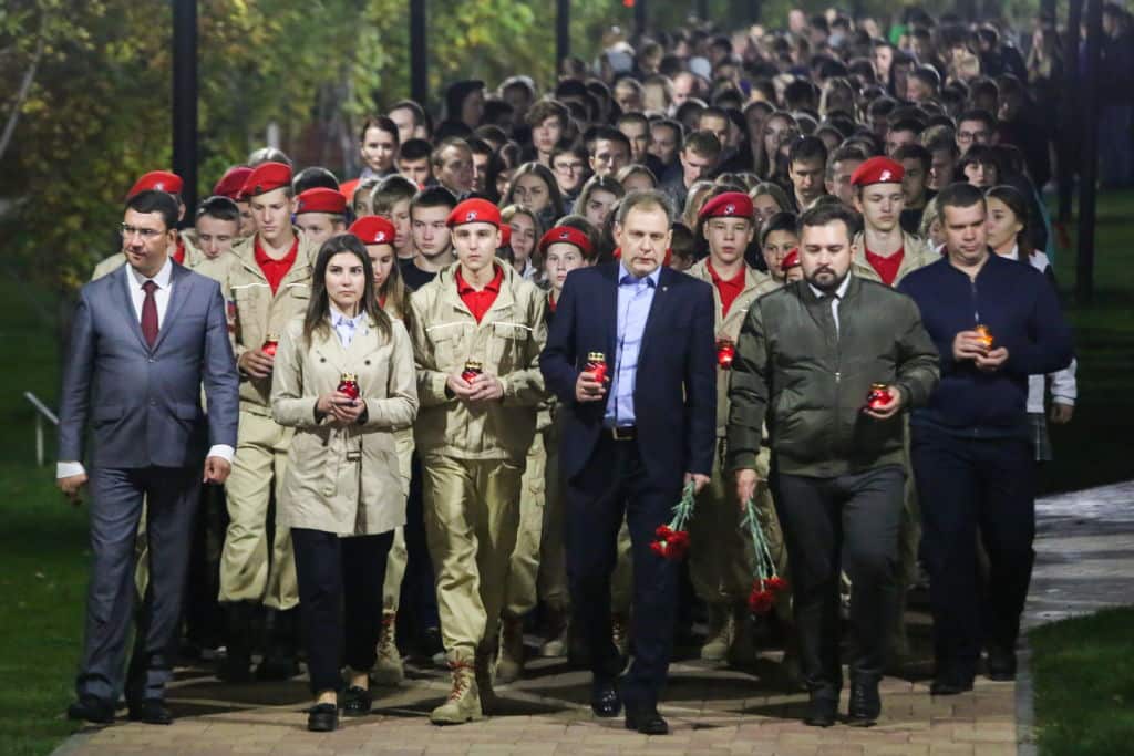 Russia mourns Kerch school attack victims