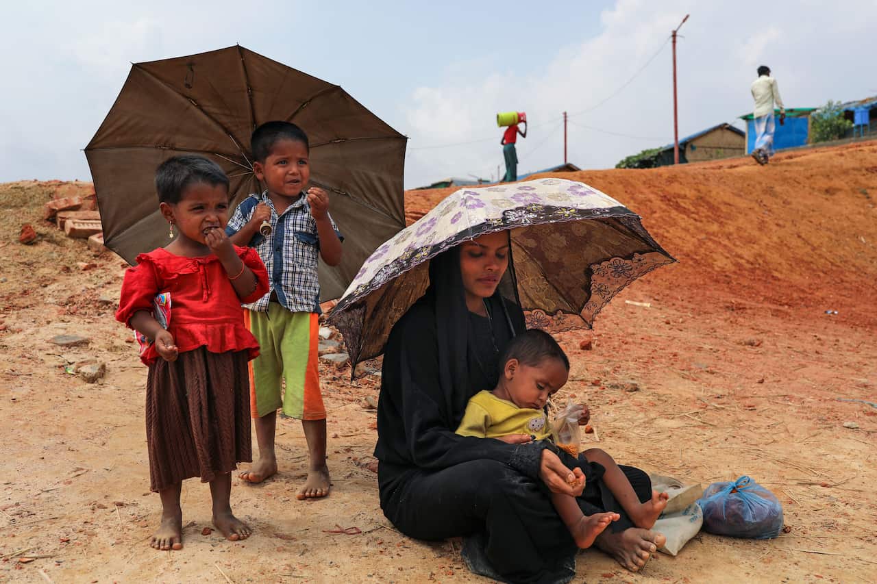 Rohingya children waiting in the Balukhali camp
