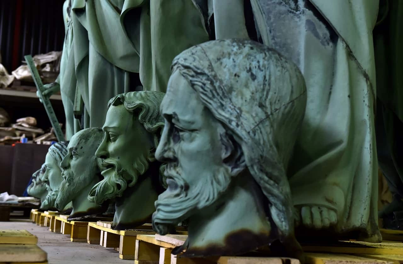 The statues stored in SOCRA workshop.