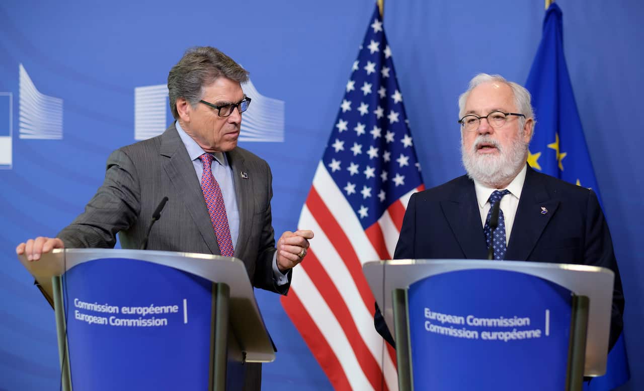 Press Point By Commissioner Arias Canete And U.S. Secretary Of Energy Rick Perry