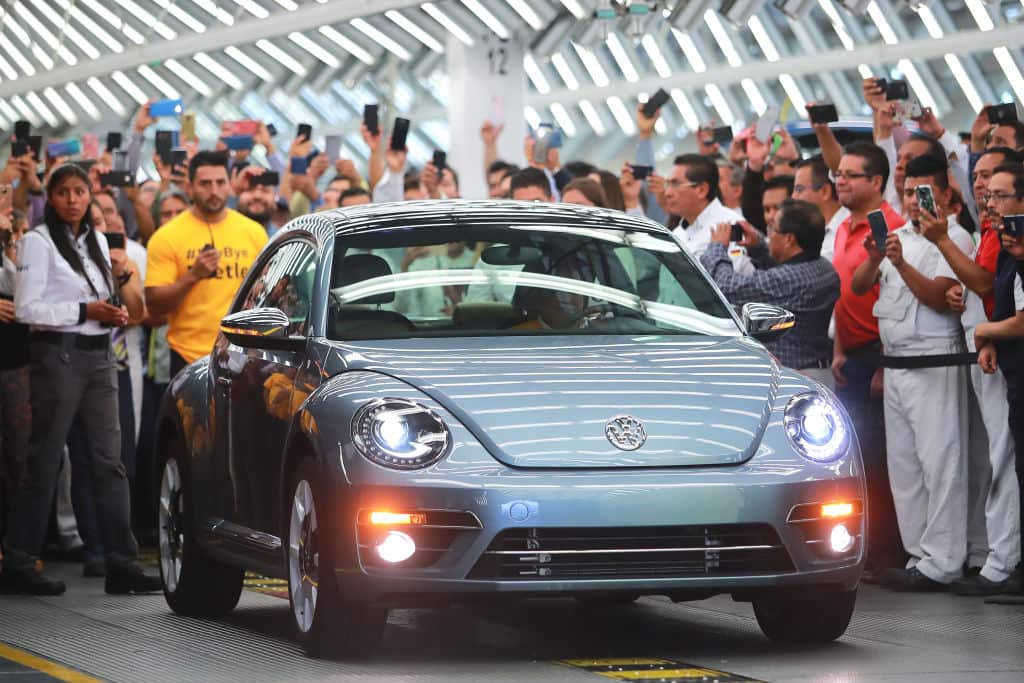 Employees applauded as the last edition of the Beetle rolled off the production line.